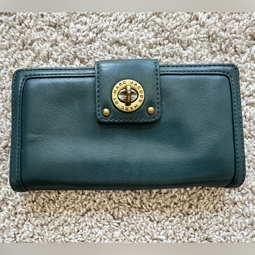 Marc Jacobs Green Leather Wallet with Gold Medallion